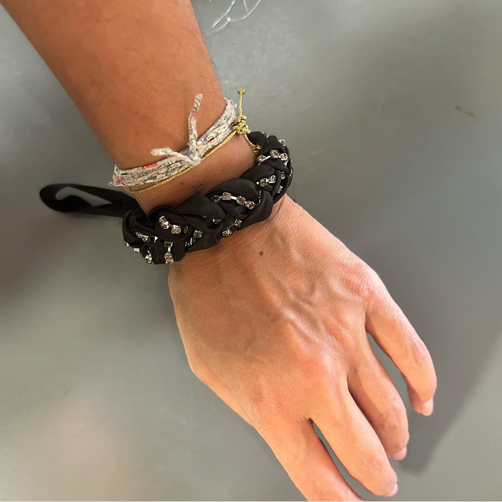 Bracelet with jewel